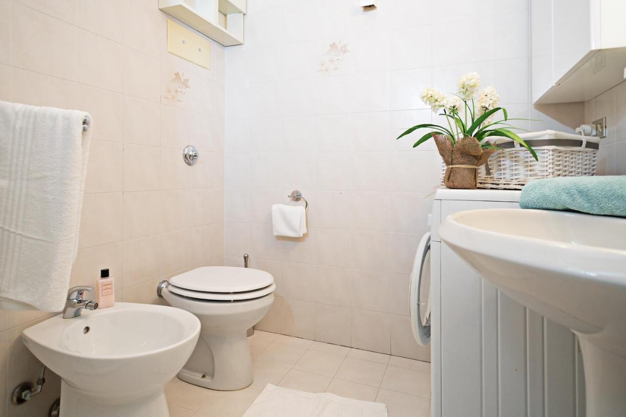 Apartment Ortensia - Regarda Travel Lazise Esterno foto