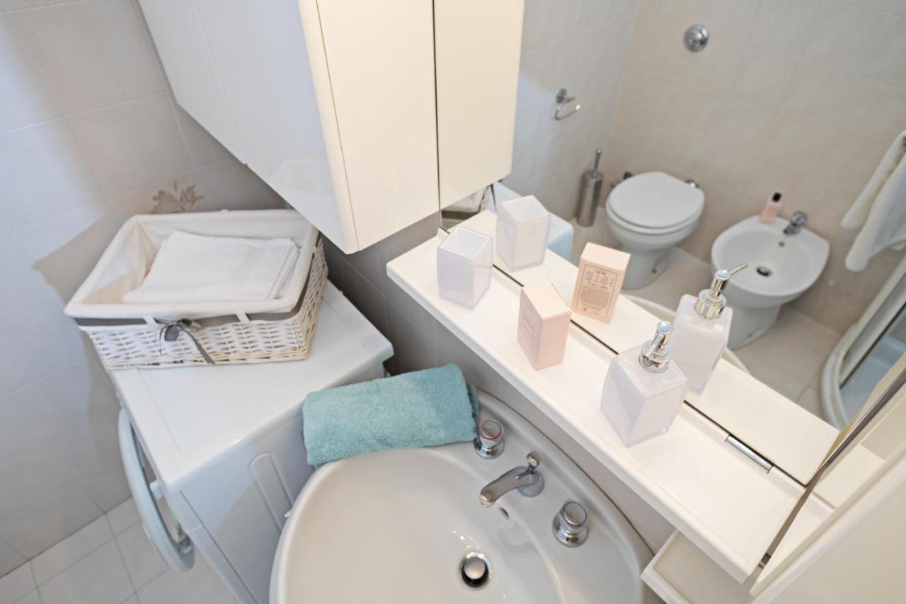Apartment Ortensia - Regarda Travel Lazise Esterno foto