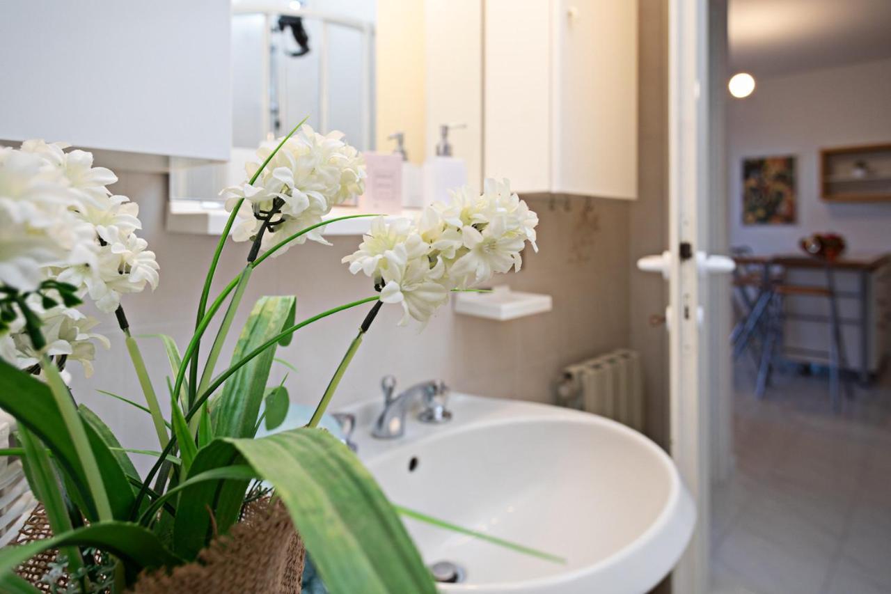 Apartment Ortensia - Regarda Travel Lazise Esterno foto